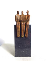 Bronzen beeldje, kunst voor € 400,- bij samenwerking, samenwerken, samen, kunstgeschenk voor een collega