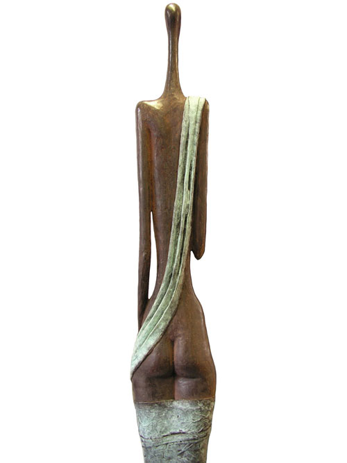 Bronzen beeld, een lange smalle vrouwenfiguur van massief brons, unieke bronsplastiek Vrouw, staande figuur van 170 cm hoog, kunstwerk van beeldend kunstenaar Ragonda IJtsma
